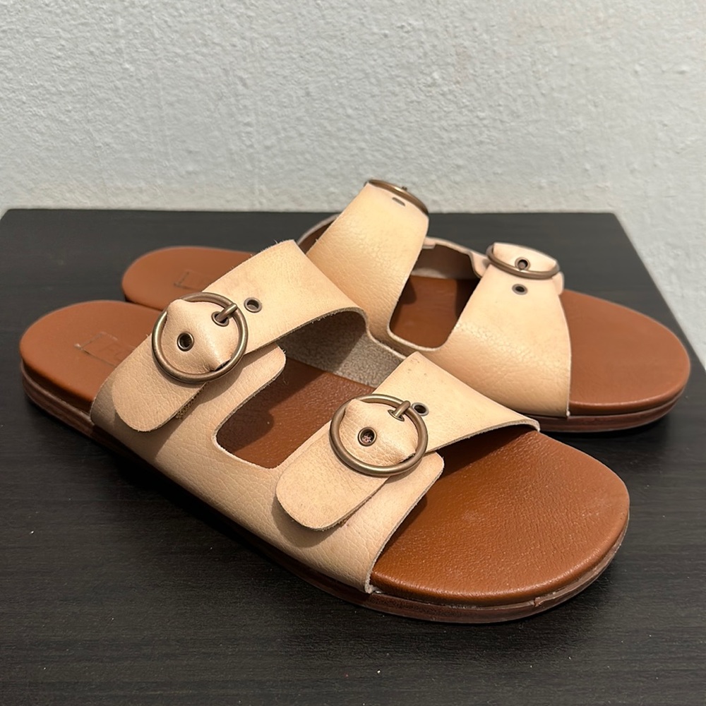 Roxy sandals